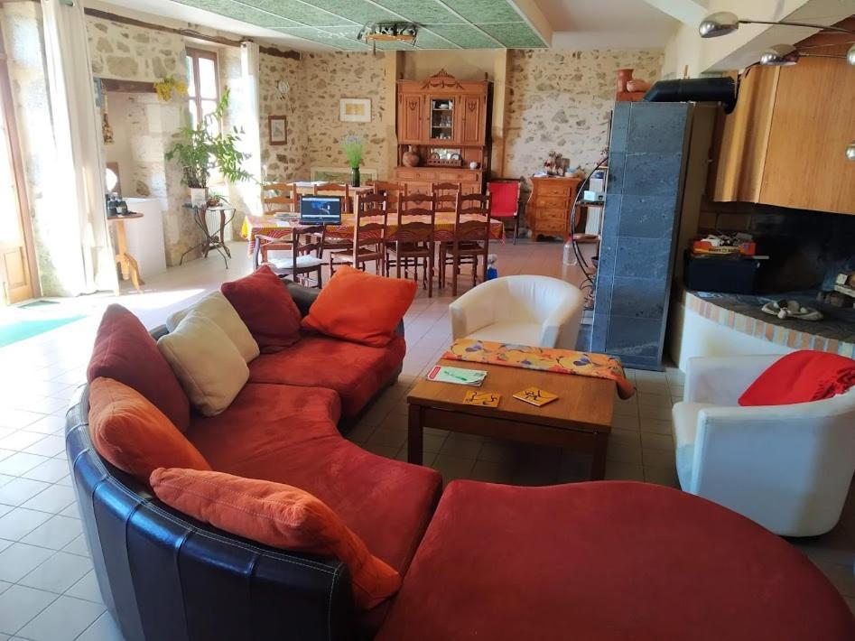 La Tribu De Lavaud Bed & Breakfast Saint-Quentin-sur-Charente Bagian luar foto